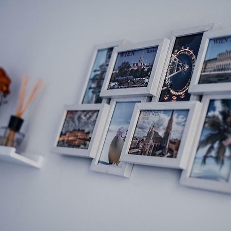New Designed Apartment In Вена Экстерьер фото
